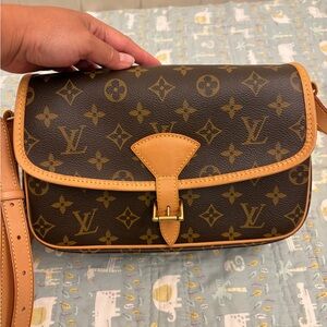 SOLD❤️❤️❤️